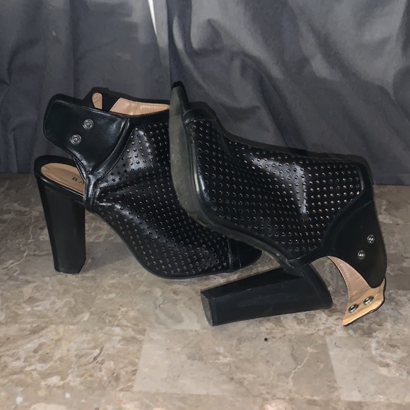 Open toed ankle boots - Picture 4 of 5